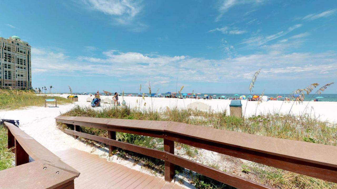 Totally Renovated Beachfront Condo At Apollo! Marco Island Dış mekan fotoğraf