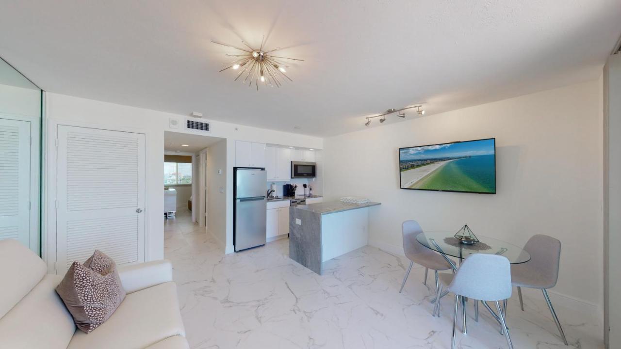 Totally Renovated Beachfront Condo At Apollo! Marco Island Dış mekan fotoğraf
