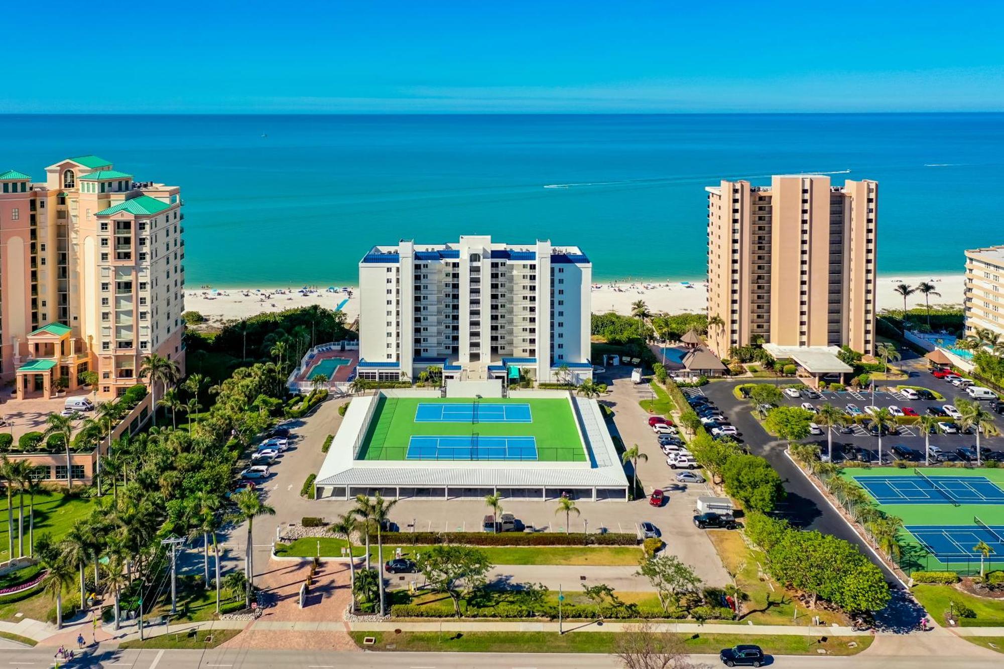 Totally Renovated Beachfront Condo At Apollo! Marco Island Dış mekan fotoğraf